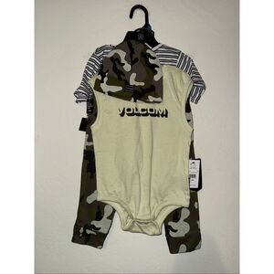 Volcom Baby Boy 4 Piece Set Stripes and Camo 100% cotton Size 24M